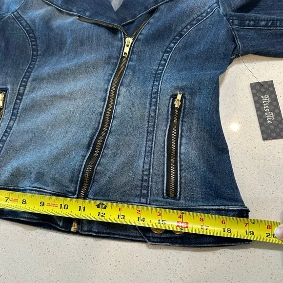 NWT-MISS ME DENIM JACKET. SIZE 6 . LABEL SAYS LARGE - Picture 7 of 12